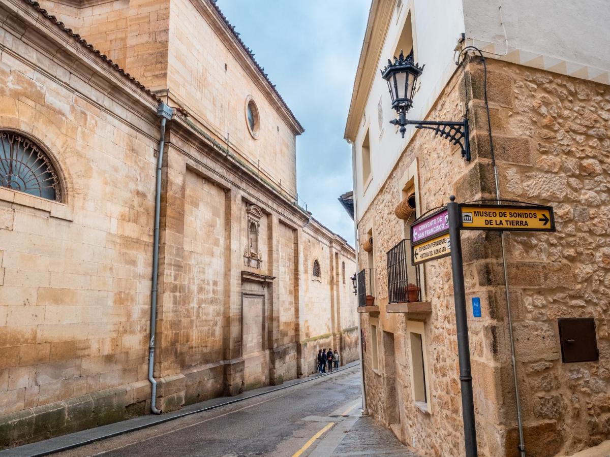 סנטו דומינגו דה סילוס Encantadora Casa De Pueblo Con 5 Hab. En Burgos מראה חיצוני תמונה